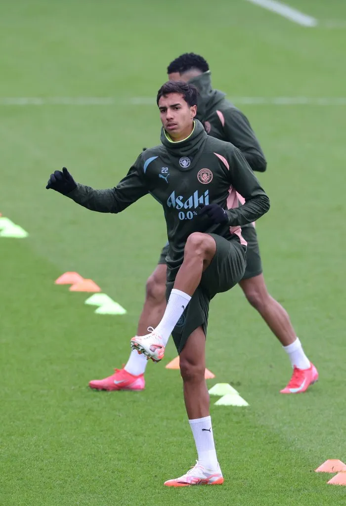 MANCHESTER, ENGLAND – JANUARY 21: New signing Vitor Reis of Manchester City during the UEFA Champions League 2024/25 League Phase MD7 training session at Manchester City Football Academy on January 21, 2025 in Manchester, England. (Photo by Alex Livesey/Getty Images)