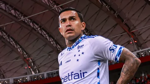 Dudu em partida pelo Cruzeiro no Beira-Rio. Foto: Maxi Franzoi/AGIF