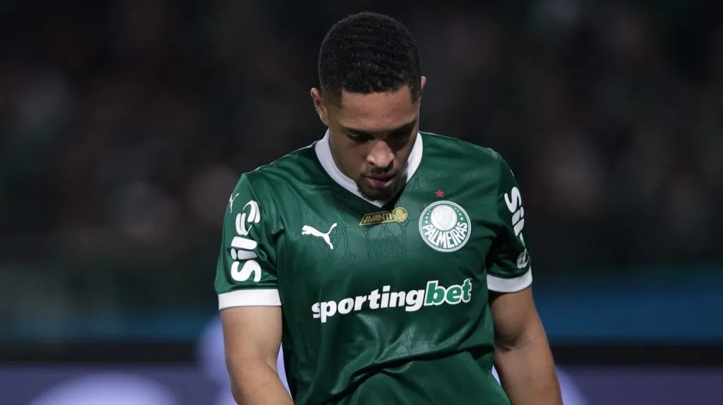 Vitor Roque ainda não balançou as redes desde que foi contratado pelo Palmeiras. Foto: Ettore Chiereguini/AGIF.
