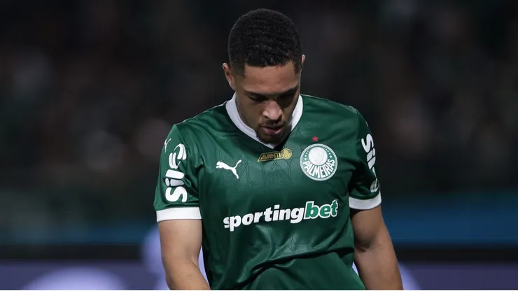 Vitor Roque ainda não balançou as redes desde que chegou ao Palmeiras. Foto: Ettore Chiereguini/AGIF