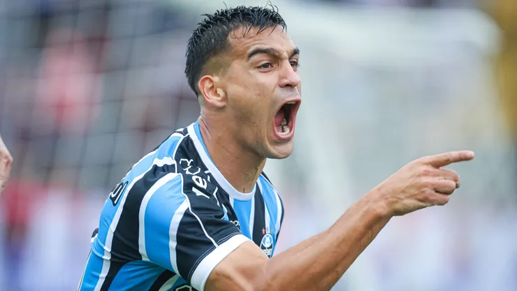 Franco Cristaldo jogador do Gremio comemora seu gol durante partida contra o Caxias no estadio Centenario pelo campeonato Gaucho 2024.