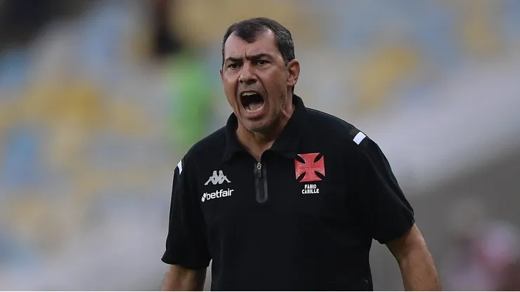 Carille durante confronto contra o Flamengo no Campeonato Carioca de 2025.