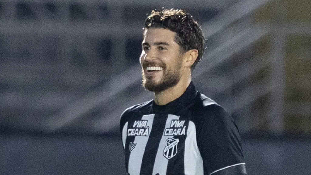 Pedro Raul em partida pelo Ceará. Foto: Diogo Reis/AGIF