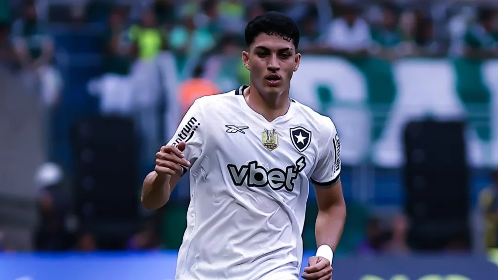 Jair, zagueiro do Botafogo