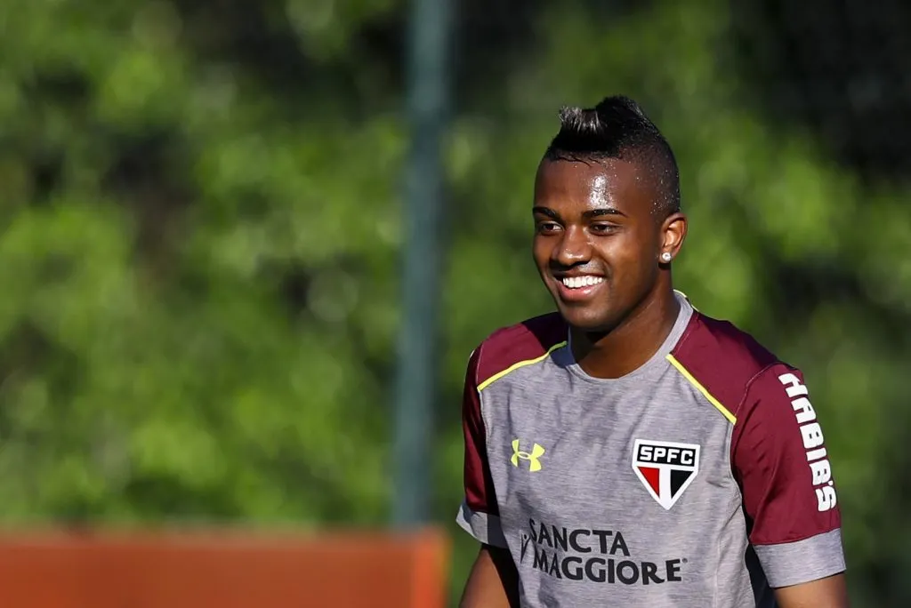 Kelvin durante treinamento do São Paulo em 2016. Foto: Marcello Zambrana/AGIF