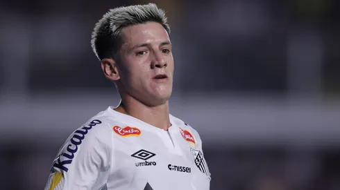 Leo Godoy em partida pelo Santos. Foto: Ettore Chiereguini/AGIF