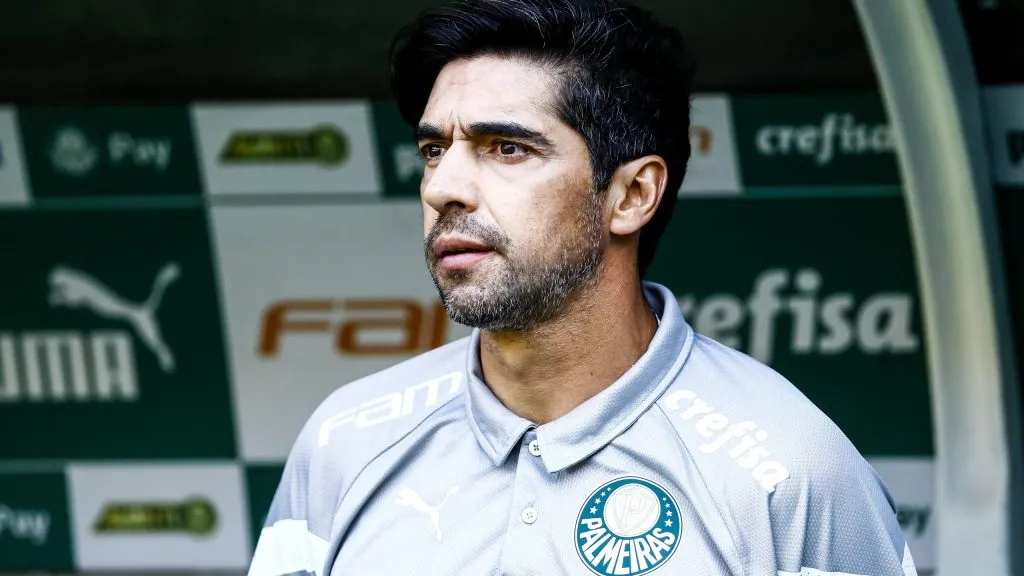 Abel Ferreira em duelo pelo Palmeiras. Foto: Marco Miatelo/AGIF
