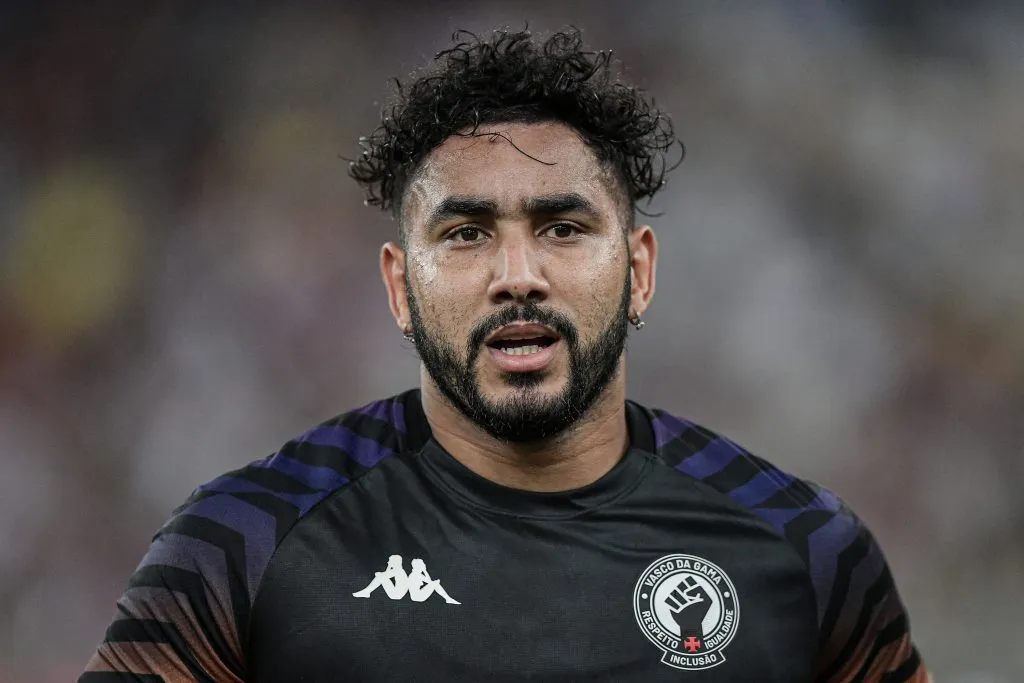 RJ – RIO DE JANEIRO – 15/09/2024 – BRASILEIRO A 2024, FLAMENGO X VASCO – Payet jogador do Vasco durante aquecimento antes da partida contra o Flamengo no estadio Maracana pelo campeonato Brasileiro A 2024. Foto: Thiago Ribeiro/AGIF