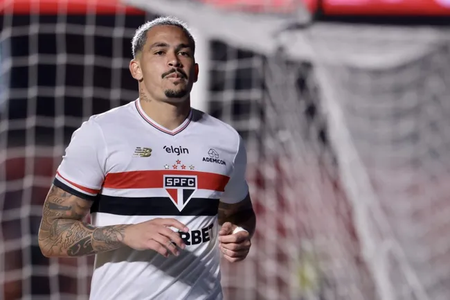 Luciano, jogador do São Paulo, comemora seu gol contra o Náutico no Morumbs, pela Copa Do Brasil 2025. Foto: Marcello Zambrana/AGIF