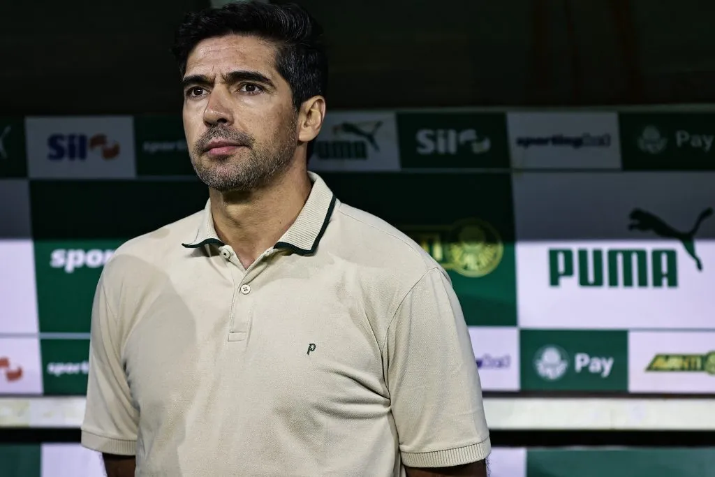 SP – SAO PAULO – 27/04/2025 – BRASILEIRO A 2025, PALMEIRAS X BAHIA – Abel Ferreira tecnico do Palmeiras durante partida contra o Bahia no estadio Arena Allianz Parque pelo campeonato Brasileiro A 2025. Foto: Fabio Giannelli/AGIF
