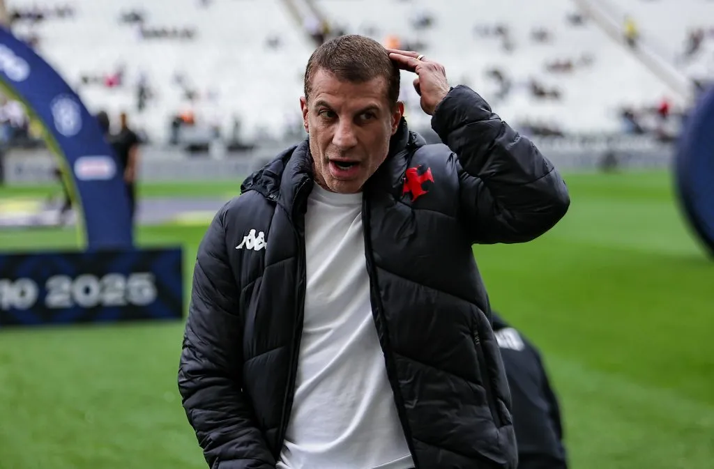 SP – SAO PAULO – 05/04/2025 – BRASILEIRO A 2025, CORINTHIANS X VASCO –  Pedrinho presidente do Vasco antes da partida contra o Corinthians no estadio Arena Corinthians pelo campeonato Brasileiro A 2025. Foto: Fabio Giannelli/AGIF