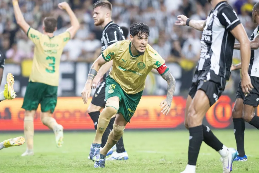 Gustavo Gomez jogador do Palmeiras comemora seu gol durante partida contra o Ceara no estadio Arena Castelao pelo campeonato Copa Do Brasil 2025. Foto: Baggio Rodrigues/AGIF