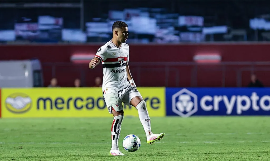 Alisson jogador do Sao Paulo durante partida no estadio Morumbi. Foto: Fabio Giannelli/AGIF