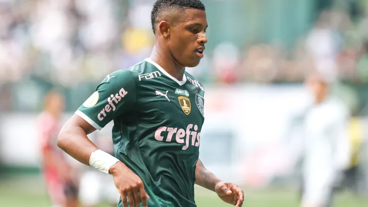 Danilo jogador do Palmeiras durante partida contra o Sao Paulo no estadio Arena Allianz Parque pelo campeonato Brasileiro A 2022.
