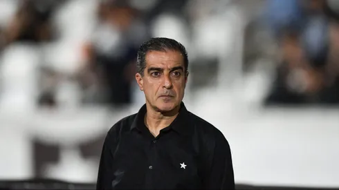 Renato Paiva, treinador do Botafogo. Foto: Thiago Ribeiro/AGIF