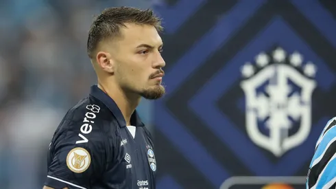 Gabriel Grando goleiro do Gremio durante partida contra o Internacional no estadio Arena do Gremio pelo campeonato BRASILEIRO A 2023.
