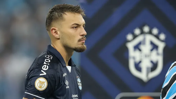 Gabriel Grando goleiro do Gremio durante partida contra o Internacional no estadio Arena do Gremio pelo campeonato BRASILEIRO A 2023.