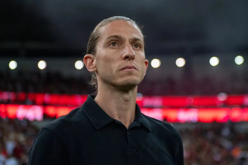 Filipe Luís defendeu Michael no Flamengo – Foto: Thiago Ribeiro/AGIF.
