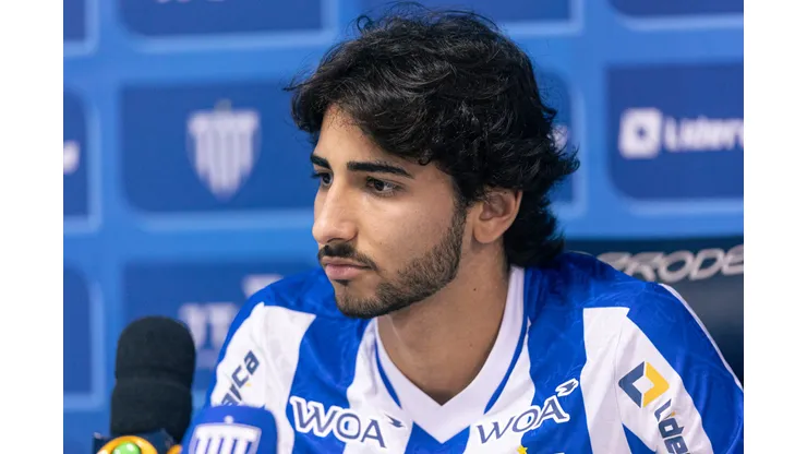 JP, cria do Vasco, agora jogador do Avaí