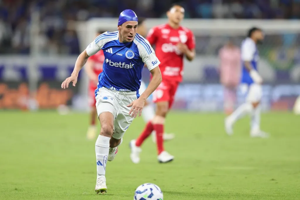 Lucas Villalba jogador do Cruzeiro durante partida contra o Vila Nova-GO na Copa Do Brasil 2025. Foto: Gilson Lobo/AGIF