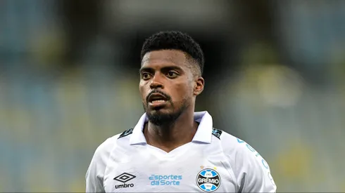 RJ - RIO DE JANEIRO - 01/11/2024 - BRASILEIRO A 2024, FLUMINENSE X GREMIO - Jemerson jogador do Gremio durante partida contra o Fluminense no estadio Maracana pelo campeonato Brasileiro A 2024. Foto: Thiago Ribeiro/AGIF