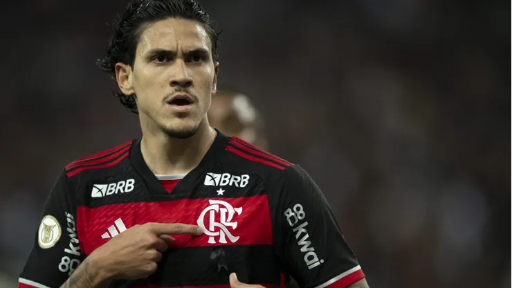 SP - RIO DE JANEIRO - 30/06/2024 - BRASILEIRO A 2024, FLAMENGO X CRUZEIRO - Pedro jogador do Flamengo comemora seu gol durante partida contra o Cruzeiro no estadio Maracana pelo campeonato Brasileiro A 2024. Foto: Jorge Rodrigues/AGIF