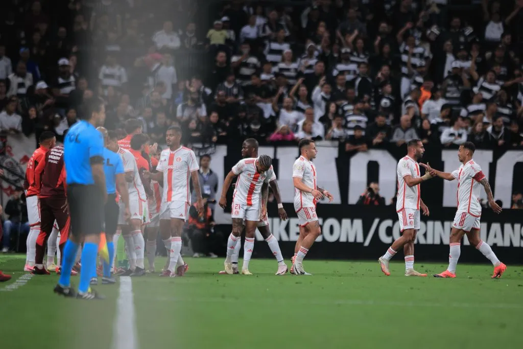 SP – SAO PAULO – 05/10/2024 – BRASILEIRO A 2024, CORINTHIANS X INTERNACIONAL – Bernabei jogador do Internacional comemora seu gol durante partida contra o Corinthians no estadio Arena Corinthians pelo campeonato Brasileiro A 2024. Foto: Ettore Chiereguini/AGIF
