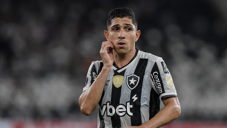 RJ - RIO DE JANEIRO - 08/04/2025 - COPA LIBERTADORES 2025, BOTAFOGO X CARABOBO - Savarino jogador do Botafogo durante partida contra o Carabobo no estadio Engenhao pelo campeonato Copa Libertadores 2025. Foto: Thiago Ribeiro/AGIF