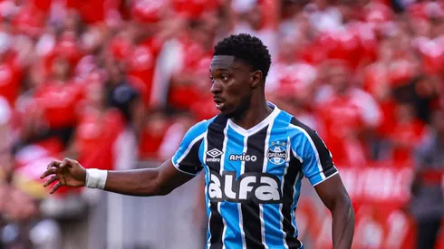 Francis Amuzu jogador do Grêmio