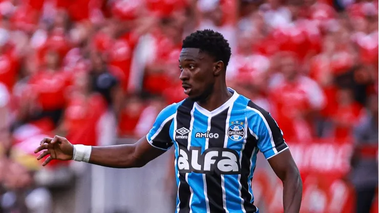 Francis Amuzu jogador do Grêmio