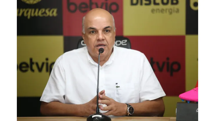 Yuri Romão durante apresentação de Pepa no Sport.