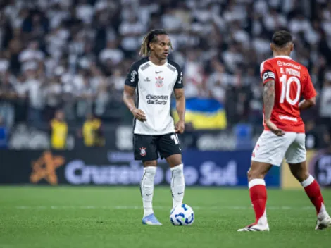 Carillo revela conversa com Dorival e pressão de Memphis no Corinthians