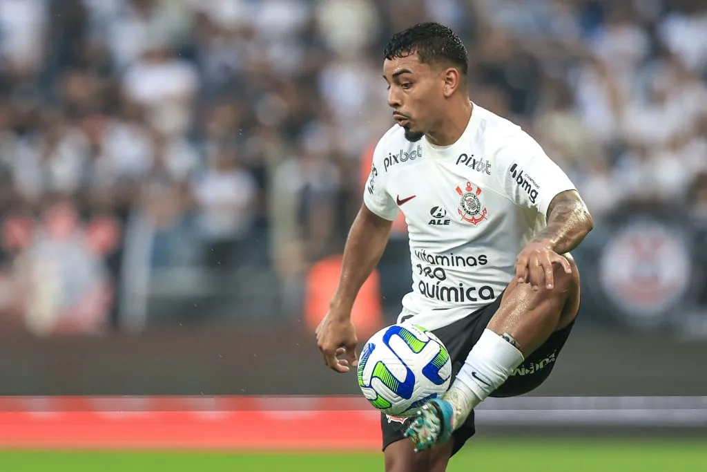 SP – SAO PAULO – 16/04/2023 – BRASILEIRO A 2023, CORINTHIANS X CRUZEIRO – Matheus Bidu jogador do Corinthians durante partida contra o Cruzeiro no estadio Arena Corinthians pelo campeonato BRASILEIRO A 2023. Foto: Marcello Zambrana/AGIF