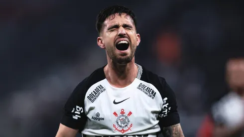 Igor Coronado durante confronto conra o Internacional no Brasileirão 2025.