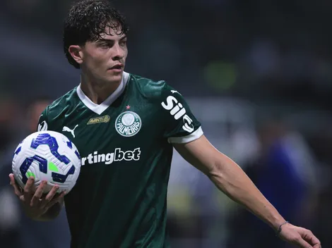 Abel faz pedido envolvendo Vitor Roque e Giay no Palmeiras