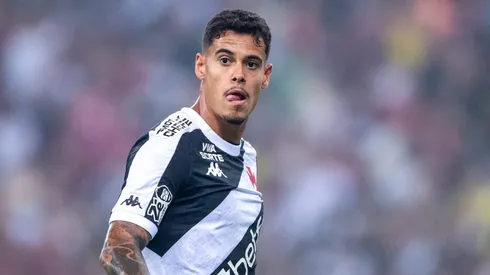 Lucas Freitas durante confronto contra o Flamengo no Campeonato Brasileiro de 2025.
