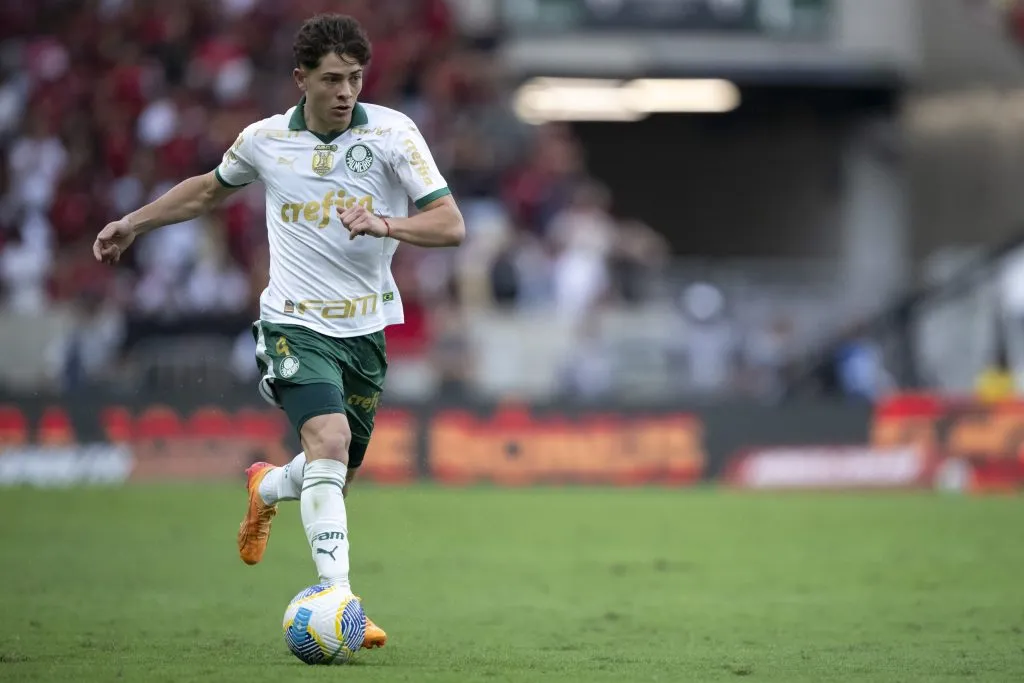 SP – RIO DE JANEIRO – 11/08/2024 – BRASILEIRO A 2024, FLAMENGO X PALMEIRAS – Giay jogador do Palmeiras durante partida contra o Flamengo no estadio Maracana pelo campeonato Brasileiro A 2024. Foto: Jorge Rodrigues/AGIF