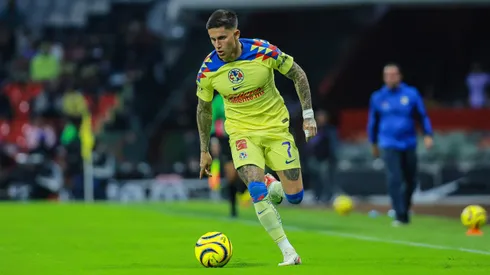 Brian Rodríguez of America drives the ball during the 9th round match between America and Mazatlan FC as part of Torneo Clausura 2024 Liga MX at Azteca Stadium on February 21, 2024 in Mexico City, Mexico.