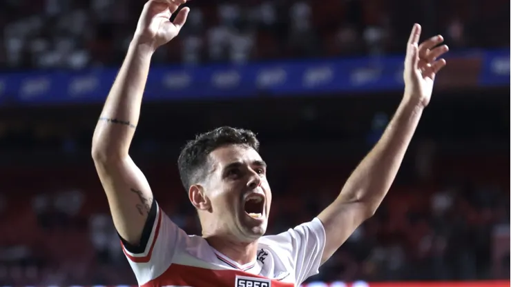 - Oscar jogador do Sao Paulo