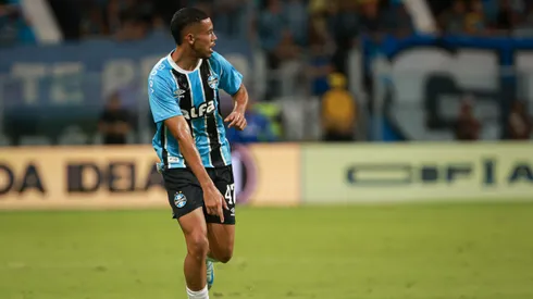 Alysson Edward jogador do Gremio durante partida contra o Flamengo no estadio Arena do Gremio pelo campeonato Brasileiro A 2025.