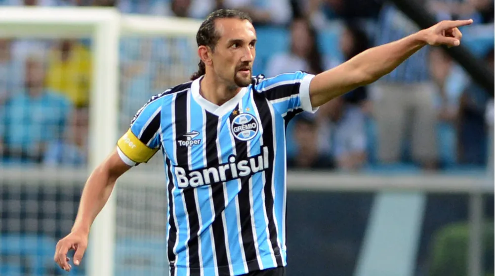 Barcos, quando ainda atuava pelo Grêmio