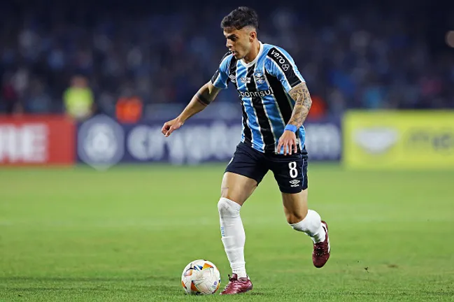 Felipe Carballo jogando pelo Grêmio em 2024 –  (Photo by Heuler Andrey/Eurasia Sport Images/Getty Images)