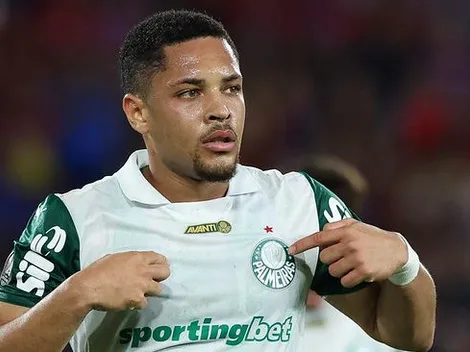 Vitor Roque revela cobrança após gol perdido no Palmeiras