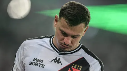 Hugo Moura jogador do Vasco durante partida contra o Flamengo no estadio Maracana pelo campeonato Brasileiro A 2024.