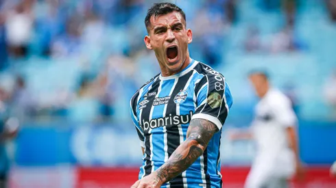 Franco Cristaldo jogador do Gremio comemora seu gol durante partida contra o Santa Cruz-RS no estadio Arena do Gremio pelo campeonato Gaucho 2024.