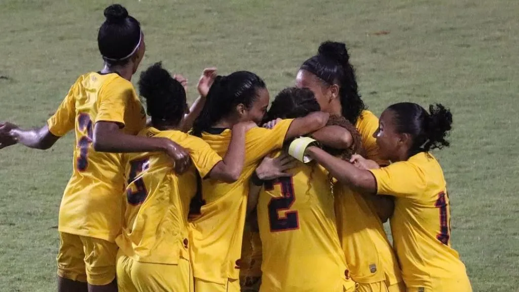 Jogadoras do Sport comemora gol contra o Internacional (Reprodução/Sandy James/Sport)