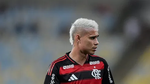 Luiz Araujo jogador do Flamengo durante partida contra o Botafogo no estadio Maracana pelo campeonato Carioca 2025.