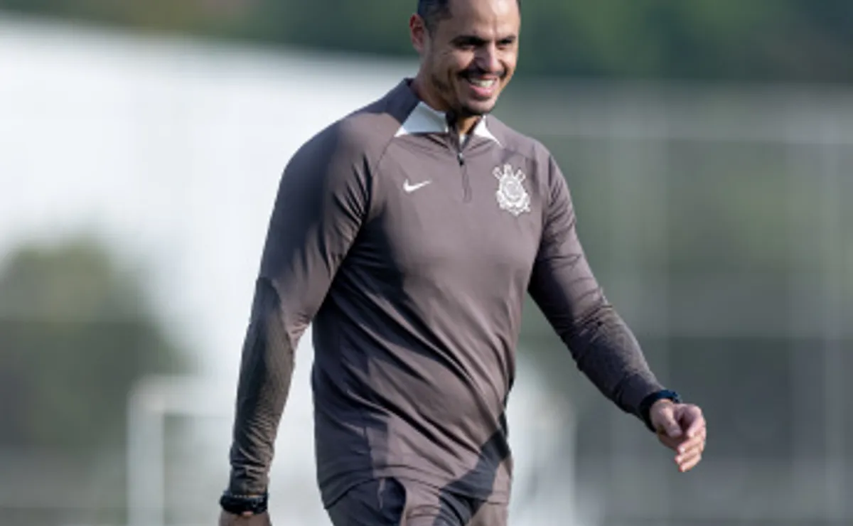 Diego Pereira, preparador de Ramón Díaz, retorna ao CT do Corinthians