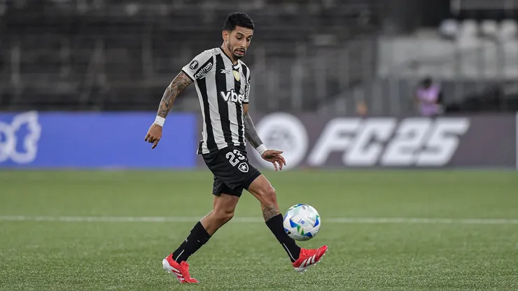 Santiago Rodríguez, meia do Botafogo. Thiago Ribeiro/AGIF