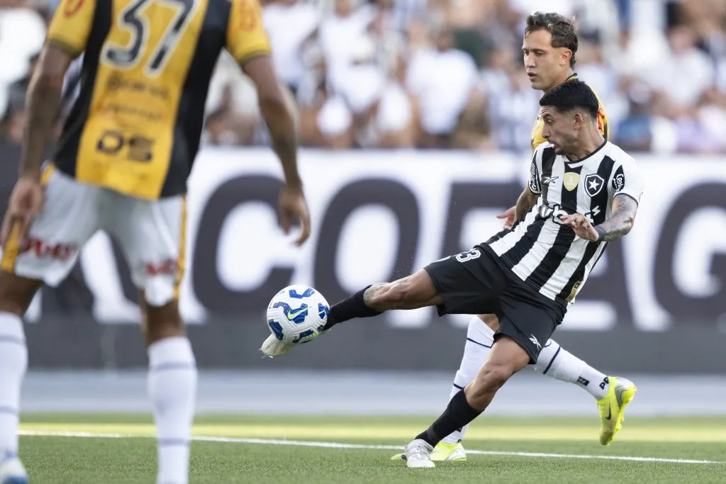 Santiago Rodriguez, meia do Botafogo.. 